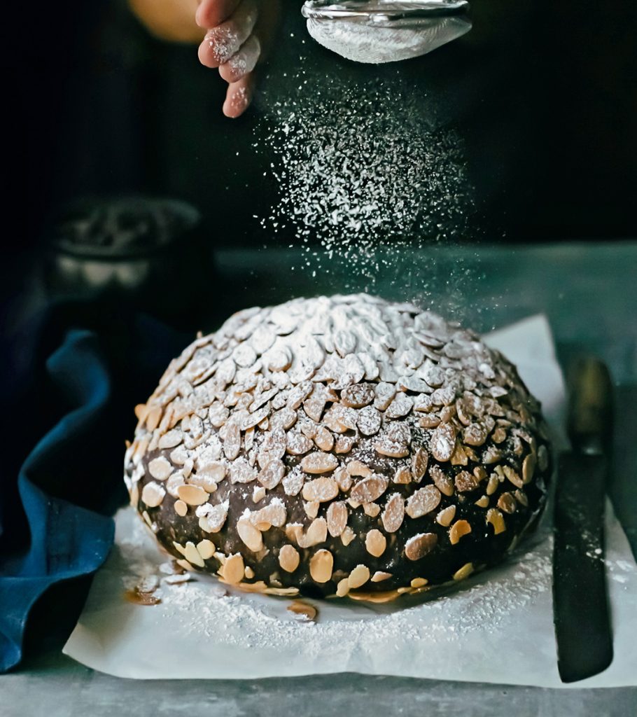 Artisan Sourdough Made Simple: A Beginner's Guide to Delicious Handcrafted Bread with Minimal Kneading