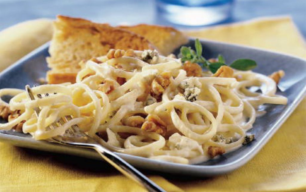 Betty Crocker The Big Book of Pasta (Betty Crocker Big Book)