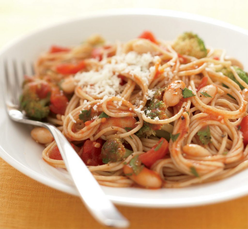 Betty Crocker The Big Book of Pasta (Betty Crocker Big Book)