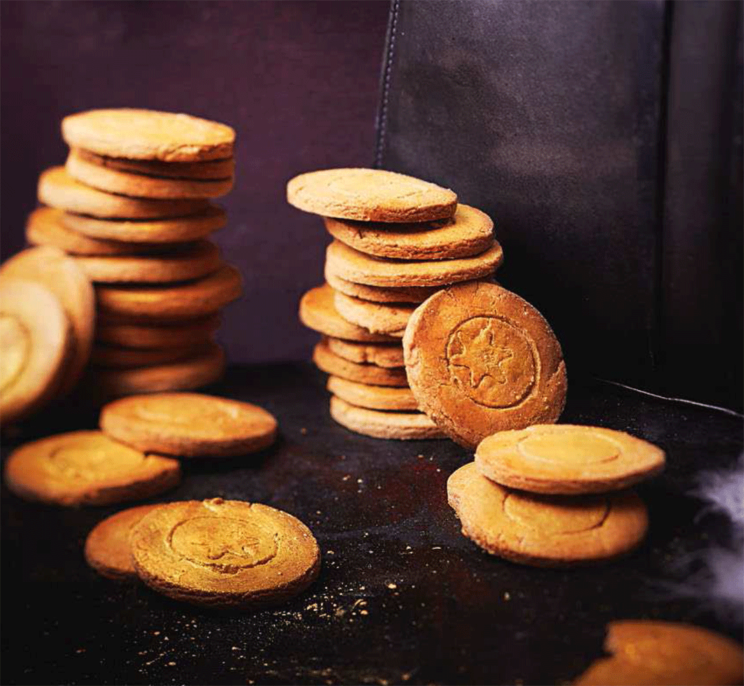 The Wizard's Cookbook: Magical Recipes Inspired by Harry Potter, Merlin, The Wizard of Oz, and More